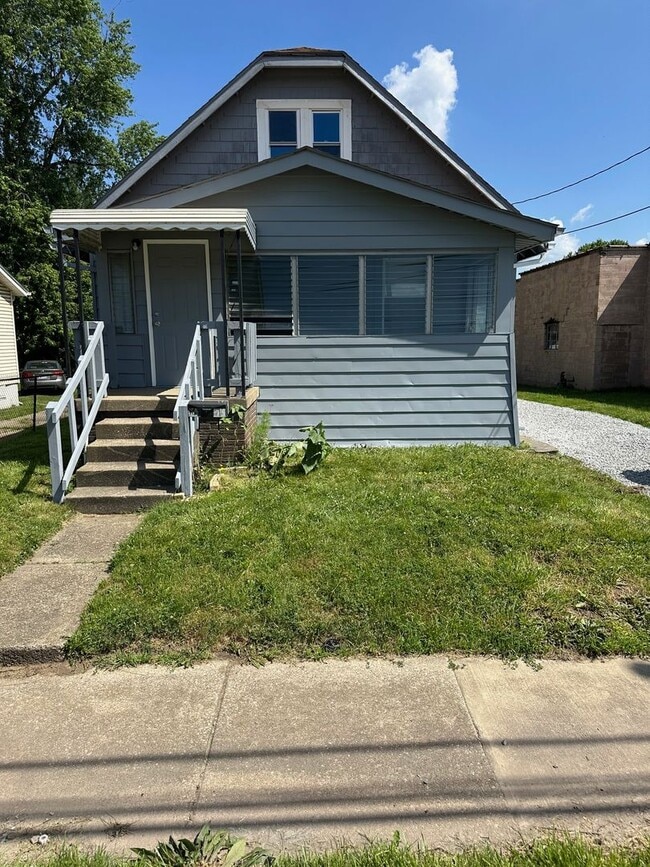 2 bedroom & 1 bathroom House in Kenmore - 2 bedroom & 1 bathroom House in Kenmore