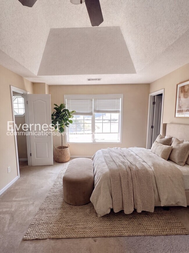 Photo - 8606 Thomas Ln