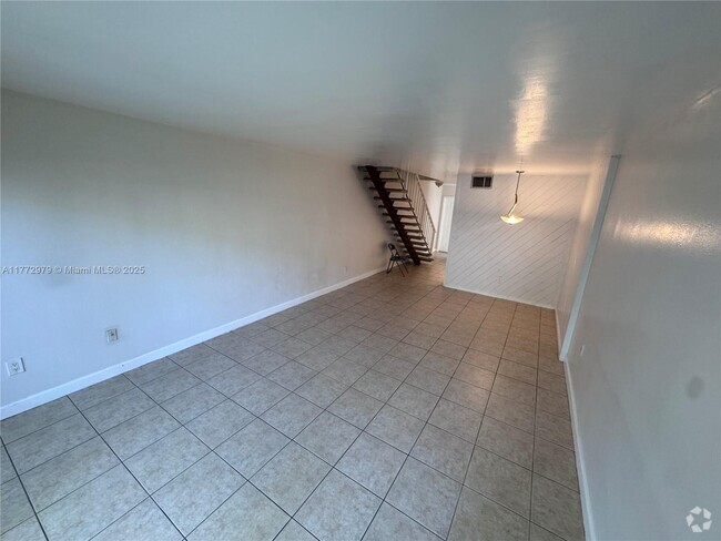 Building Photo - 15389 S Dixie Hwy Unit 34 Rental