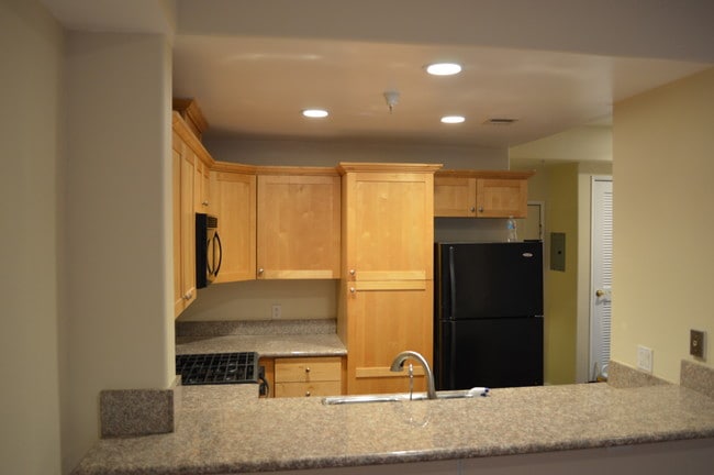 Kitchen - Satsuma Townhomes