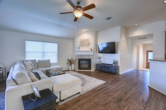 Photo - 108 Cove Cir