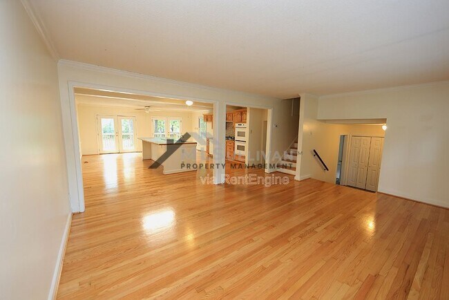 Photo - 304 Cheryl Ave