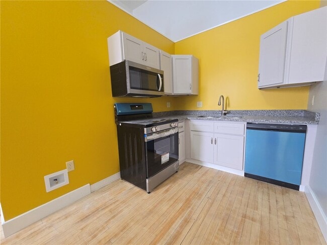 Photo - 27 E Main St