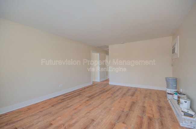 Photo - 18634 Bernadine St