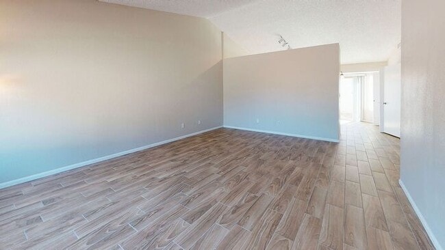 Photo - 1055 N Recker Rd