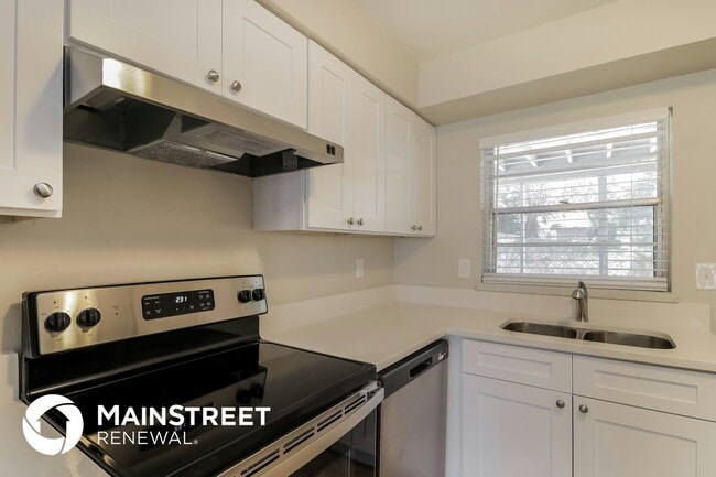 Photo - 1035 Country Club Blvd