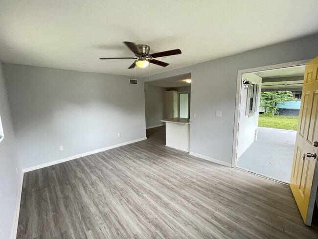 Photo - 2929 W 5th St