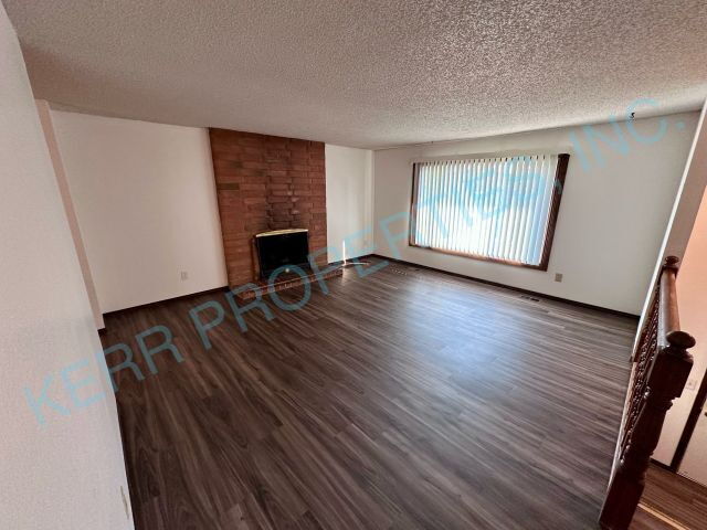 Charming 3-Bed Troutdale Home with Spacious 2,114 Sq Ft Layout & 2.5 Baths!