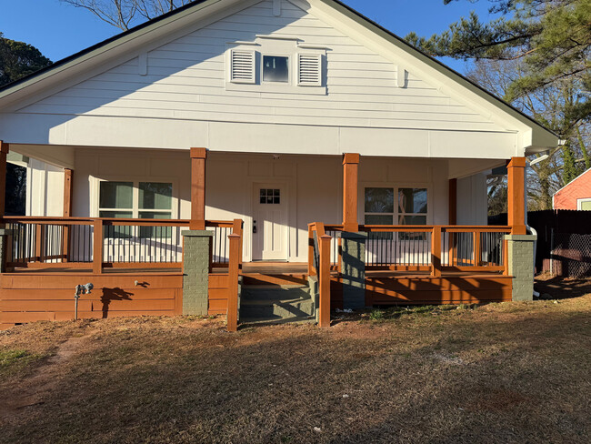 Room in House on Campbellton Rd SW - Room in House on Campbellton Rd SW