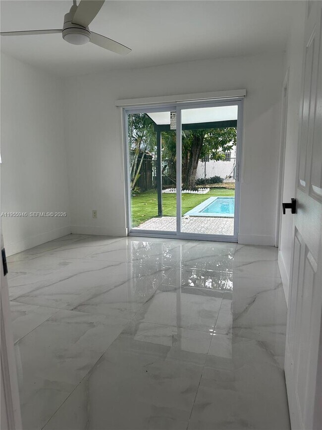 Photo - 6448 Fletcher St