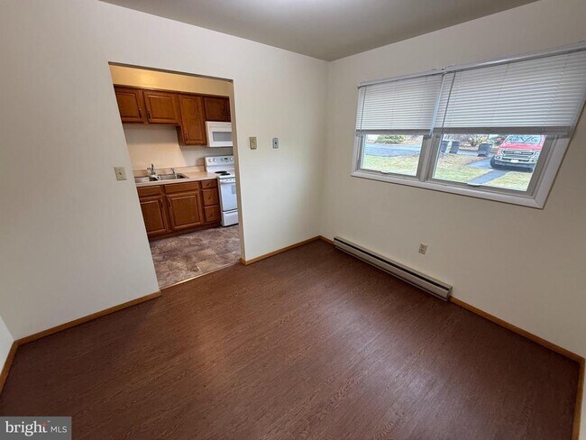 Photo - 114 W Vine St