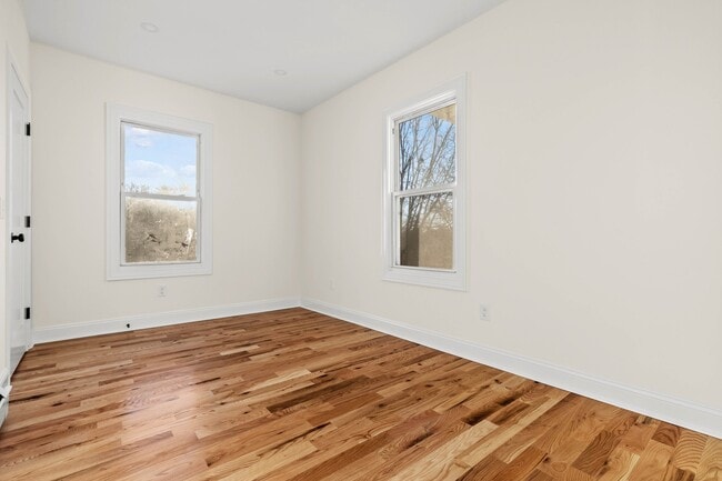 Photo - 84 Maple Ave Unit BL W