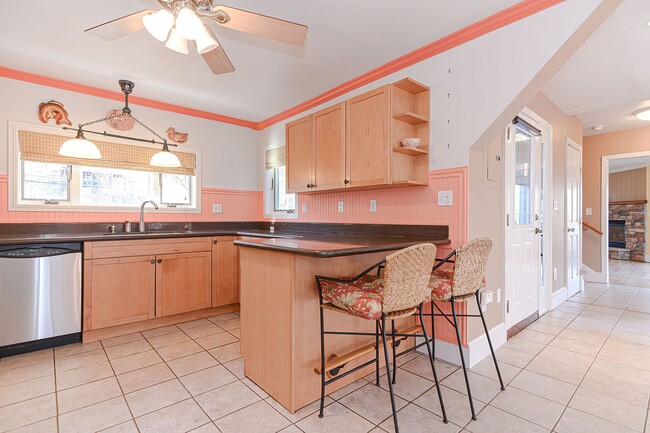 Photo - 139R Granite St