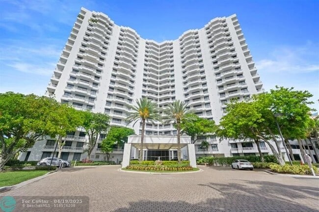 Photo - 3300 NE 192 St Unidad 1015