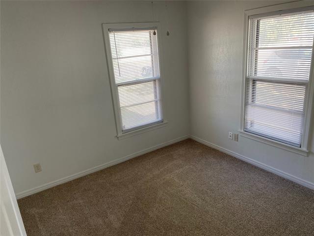 Photo - 2371 Moore St