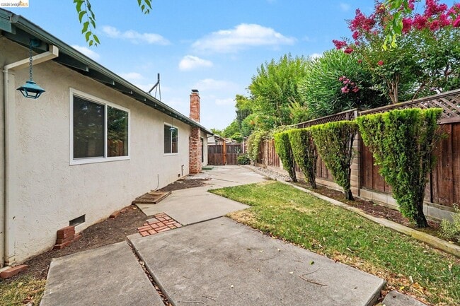 1359 Anza Way
