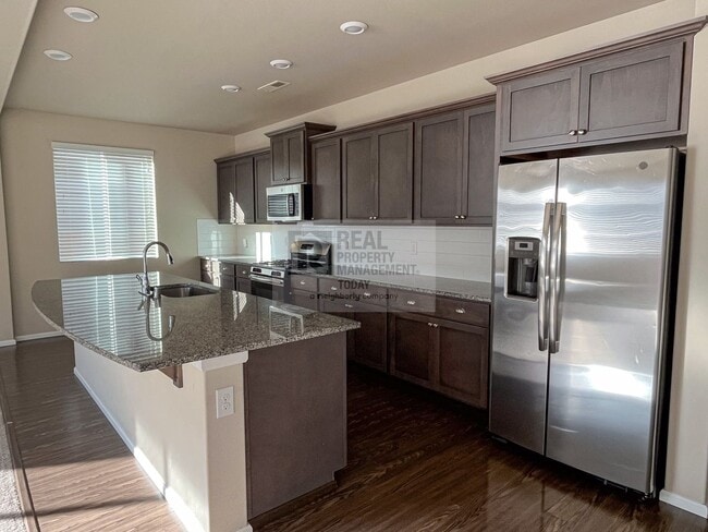 Photo - Spacious 5 Bedroom Home In Lacey!!