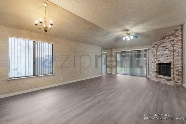 Photo - 4540 Armadale Way