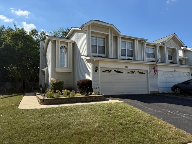 852 Dighton Ln