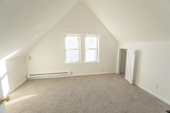 Building Photo - 8 Rockwell Ter Unit #3 Rental