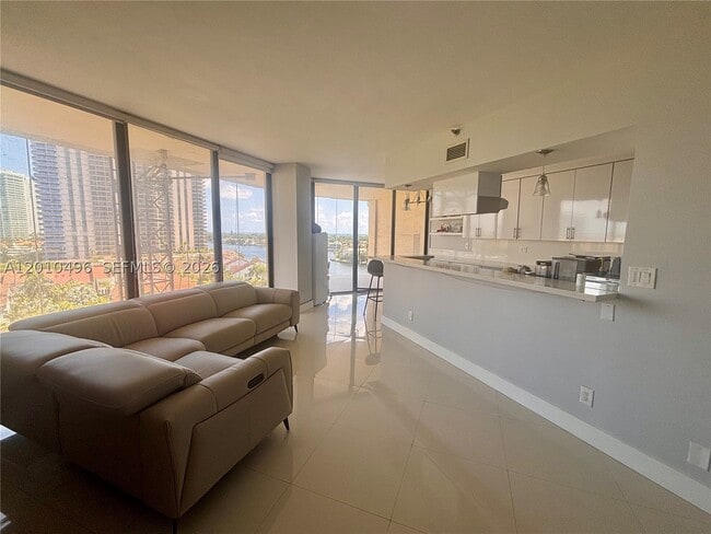 Building Photo - 19355 Turnberry Way Unit 7B