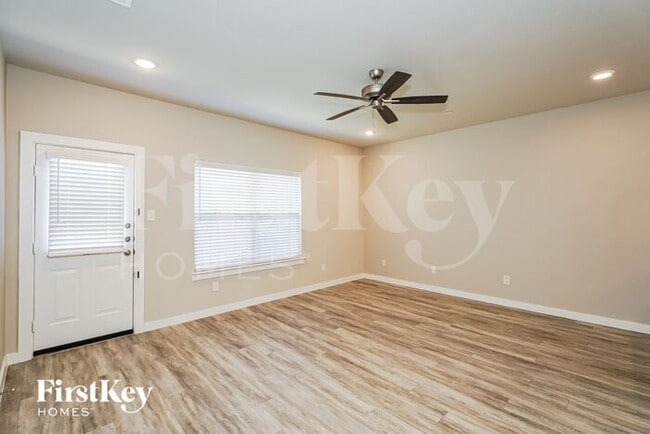 Photo - 319 Aveen Path