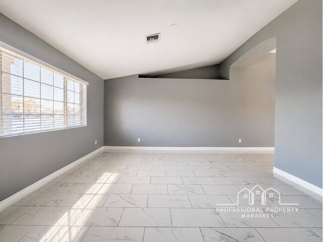 Photo - 4-bedroom, 3-bathroom home in Parkway Place