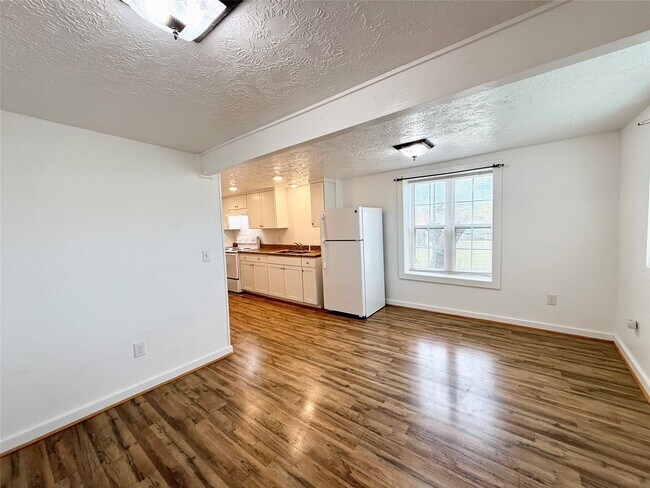 Photo - 232 S Tesch St Unidad 234