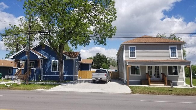 Photo - 407 S Main St