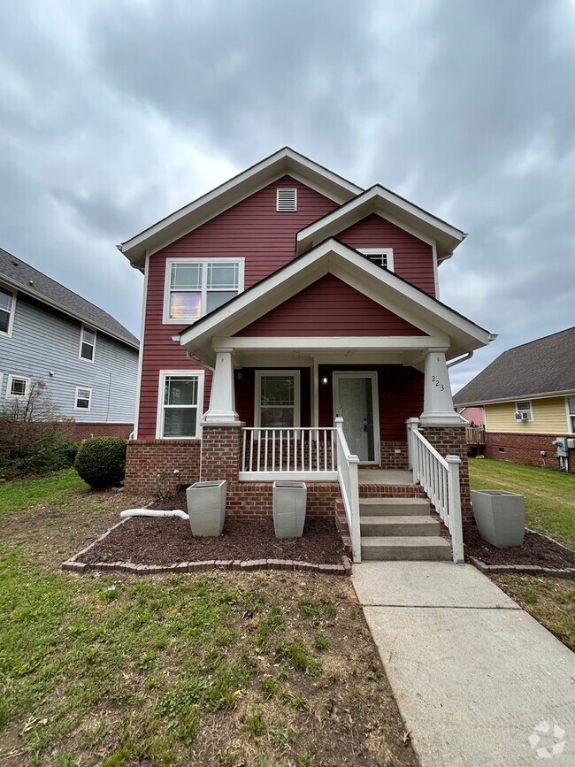Building Photo - 3 Bed | Bonus Room | 2.5 Bath | Detached C... Rental