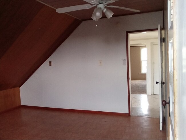 Photo - 115 W 5th St Unit apt B
