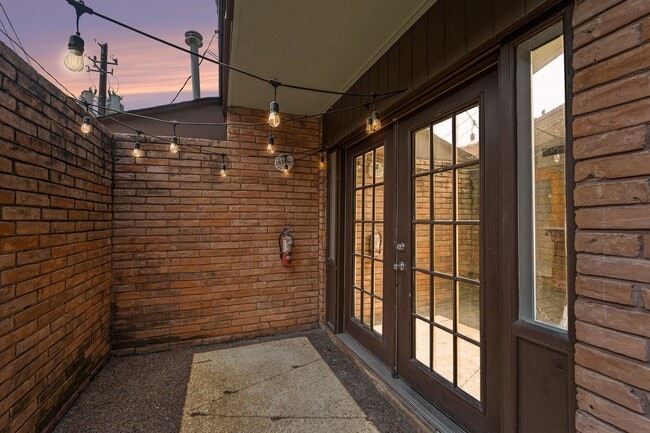 Building Photo - 1529 Bonnie Brae St Unit 5 Rental