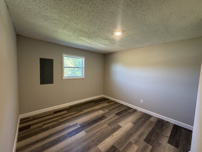 Photo - 118 Harrys Dr