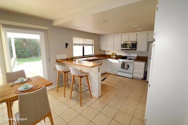 Photo - 178 S Shattuck Pl