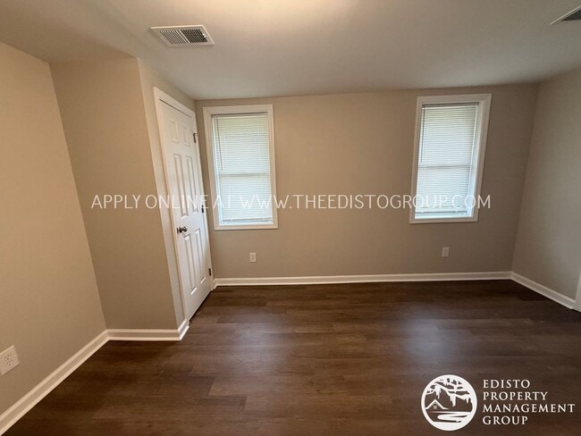 Photo - Freshly Renovated 3-Bedroom with Screened Porch