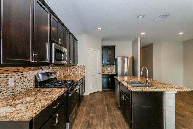 Building Photo - 8102 Rose Petals Ln