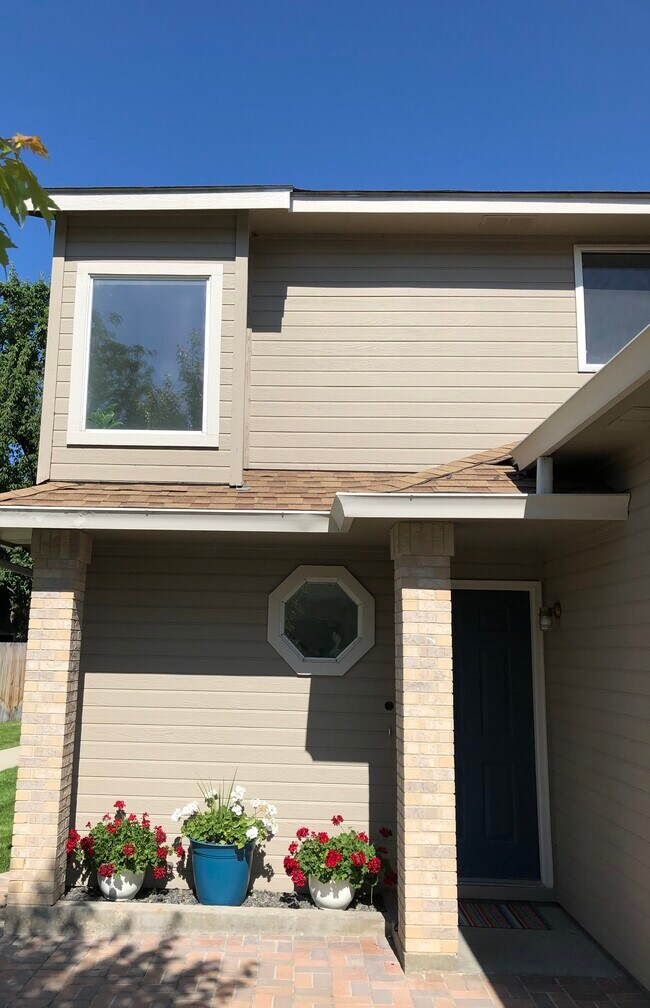 Photo - 2576 S Falling Brook Ln