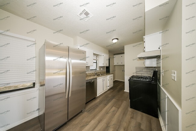 Photo - 1106 Sandra Dr