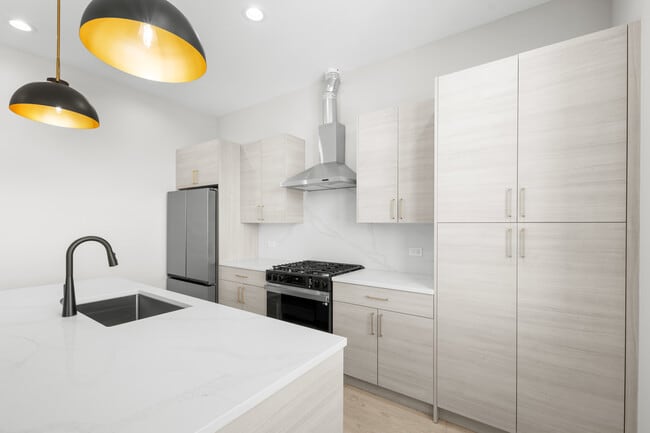 Photo - 1331 W Taylor St