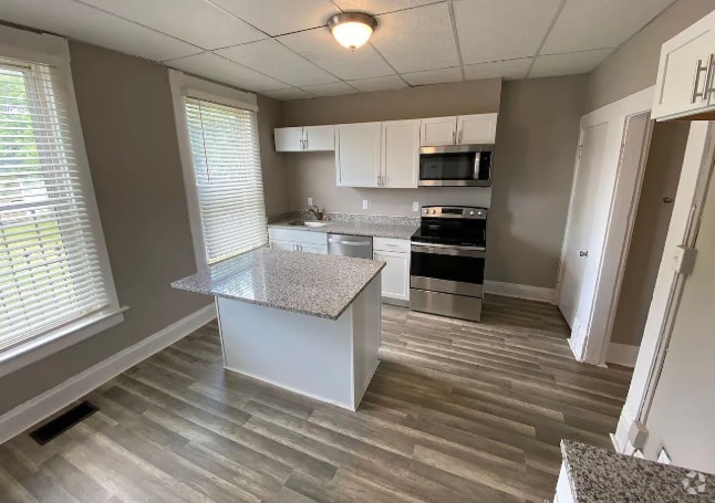 Building Photo - 1614 S High St Rental