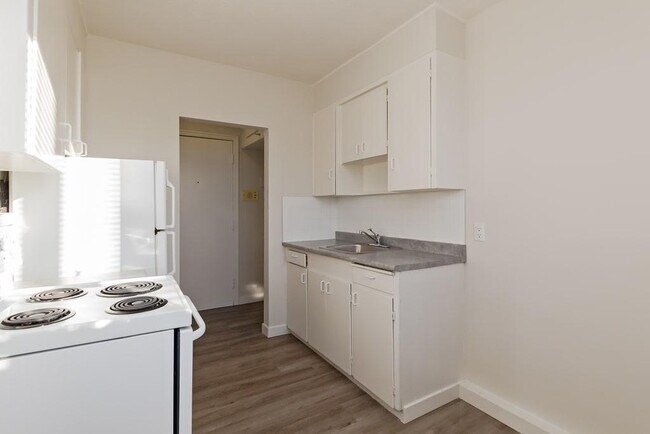 Photo - Sherbrooke Manor