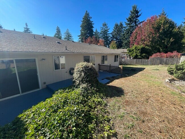 Photo - Spacious 3-Bedroom Home with Large Deck