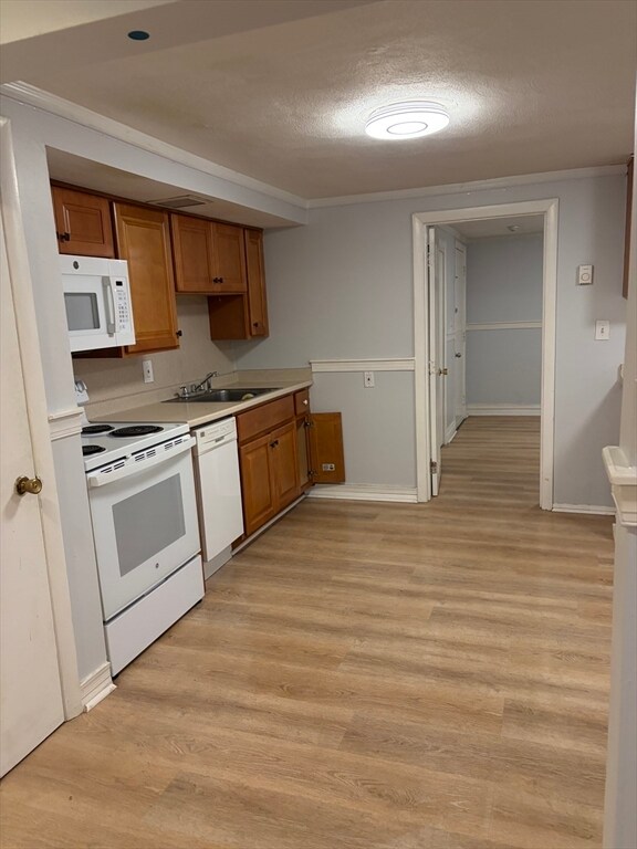 Photo - 27 Elmwood Park Unit 6