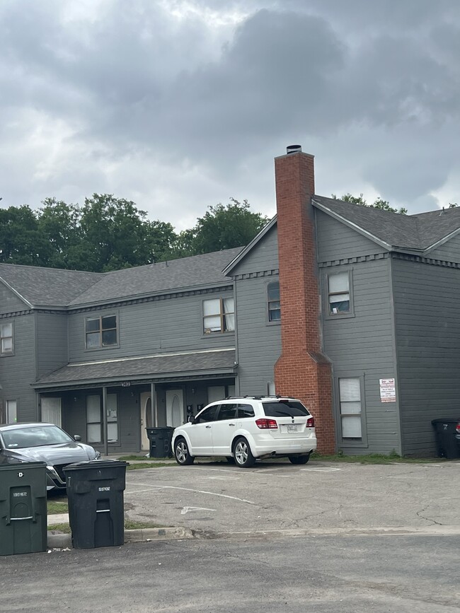 Photo - 3412 Victoria Cir