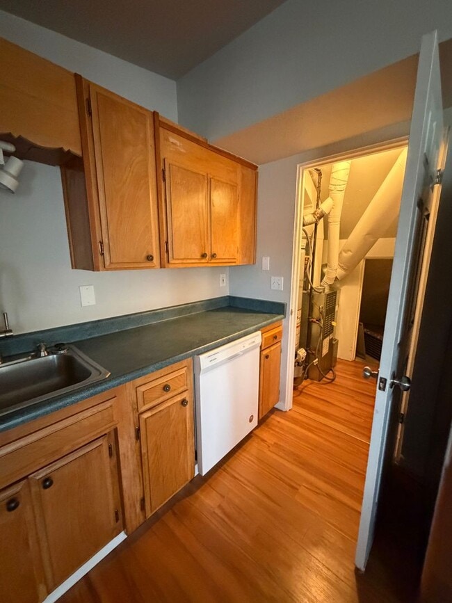 1018 W Main