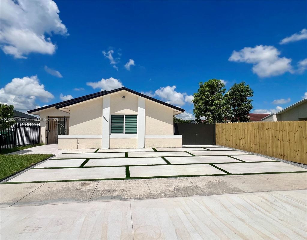 Photo - 20848 SW 118th Ave