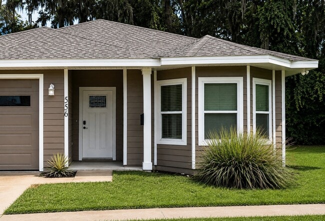 Photo - 556 NW 259th Terrace
