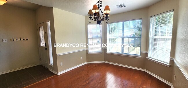 Photo - 4209 Maid Marian Cir