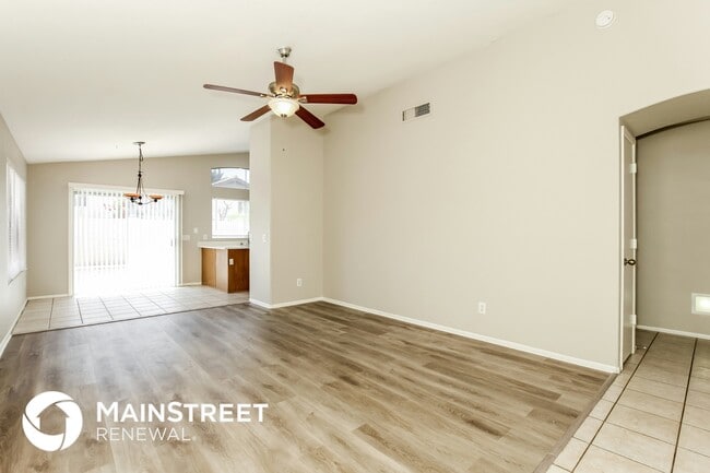 Photo - 4637 E Hartford Ave