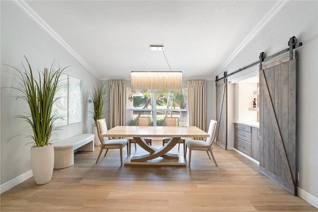 Photo - 2445 Lakes Dr